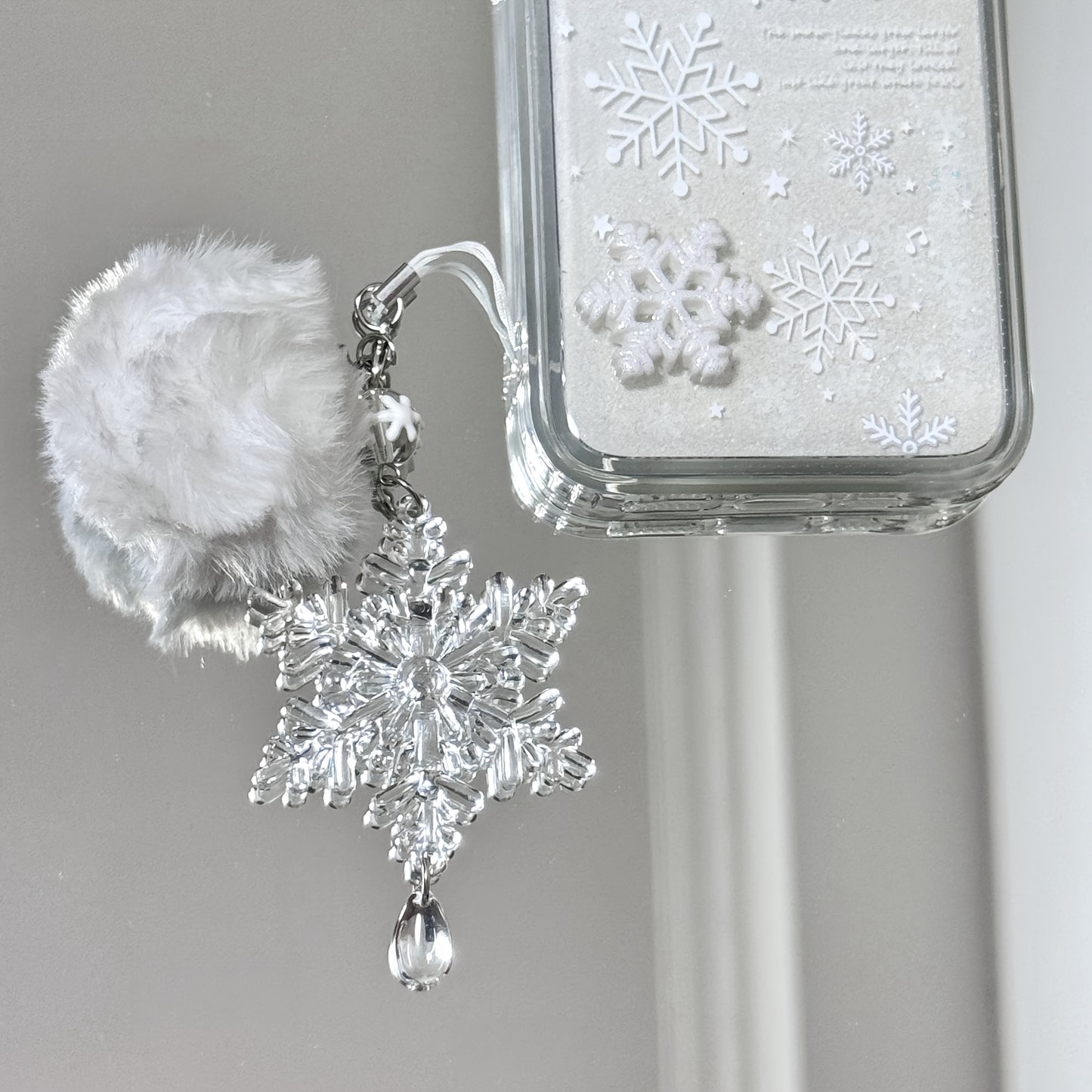 1pc Christmas Snowflake Charm with Plush Pom-Pom, Handcrafted Beaded Mobile Phone Strap, Cute Hanging Accessory for Women'S Daily Use, ABS Material