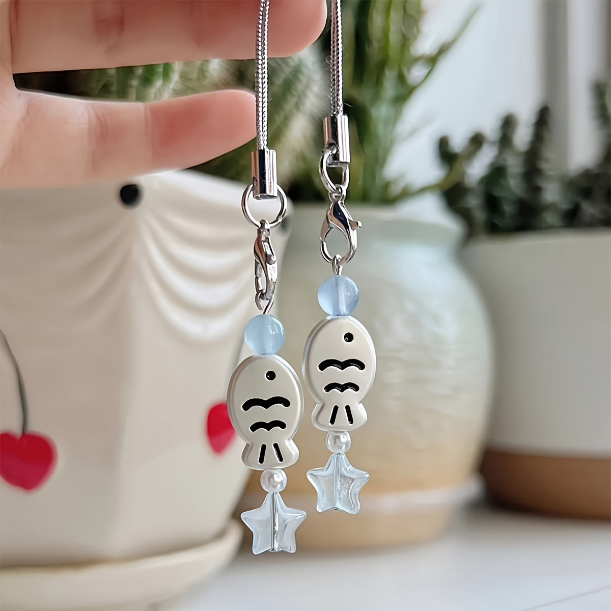 1pc Cute Cartoon Fish Charm, Silver Keychain with Bead Accents, Phone Lanyard, Adorable Bag & Earphone Accessory, Resin Material, Mobile Phone Decor